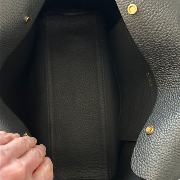 Cuyana 16in system tote with 16in laptop sleeve - Picture 9 of 11